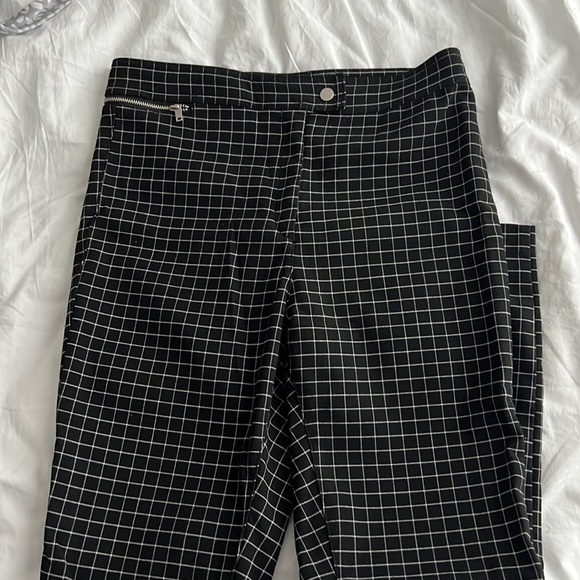 Black pants - Picture 2 of 4